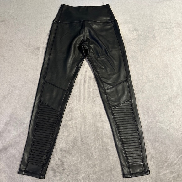 7 For All Mankind Black Faux Leather Moto Leggings Women’s Size Small Skinny - Picture 6 of 6